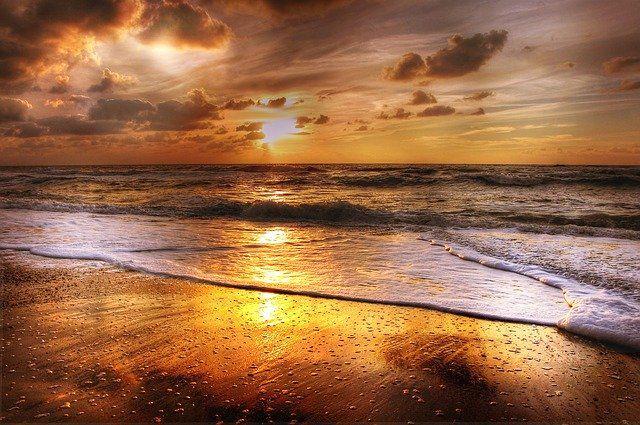 7 Wisata Pantai Terkeren di Sukabumi