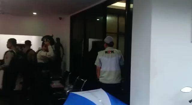 Komisi Pemberantasan Korupsi (KPK) saat menyatroni kantor pengacara Rahmat Santoso and Partner, Selasa (25/2). IDN Times/ Dok Istimewa