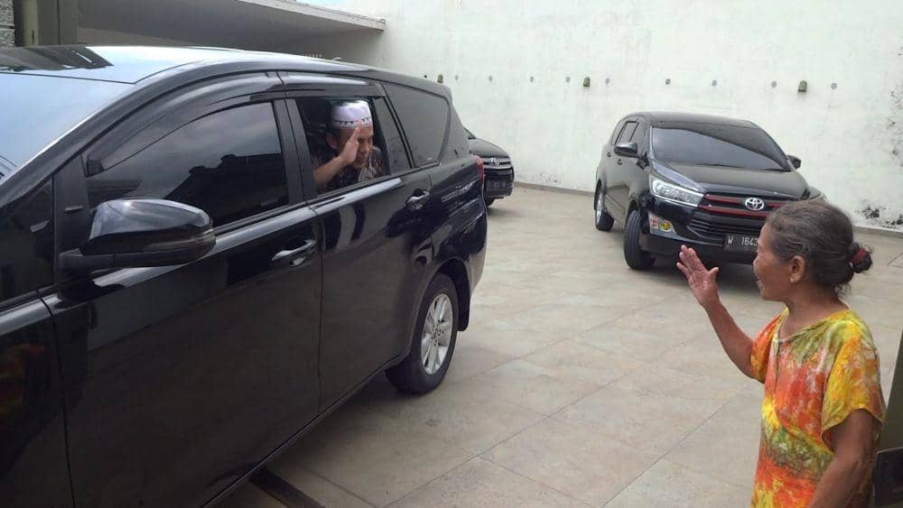 Petugas KPK geledah rumah mertua Nurhadi. IDN Times/ istimewa