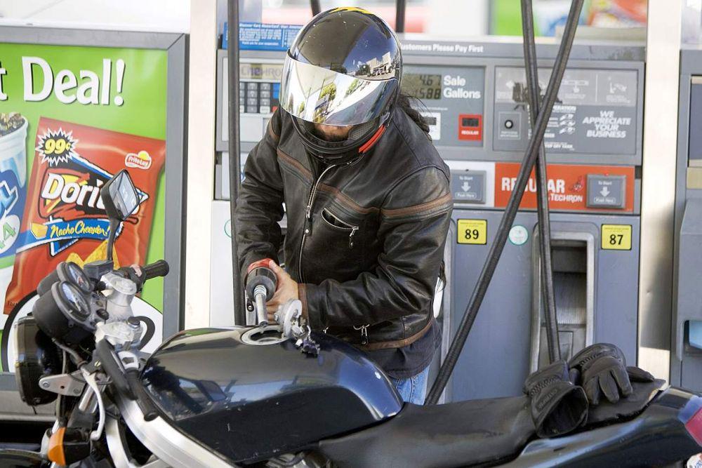 5 Tips Menghindari Motor Kehabisan Bensin Selama Perjalanan