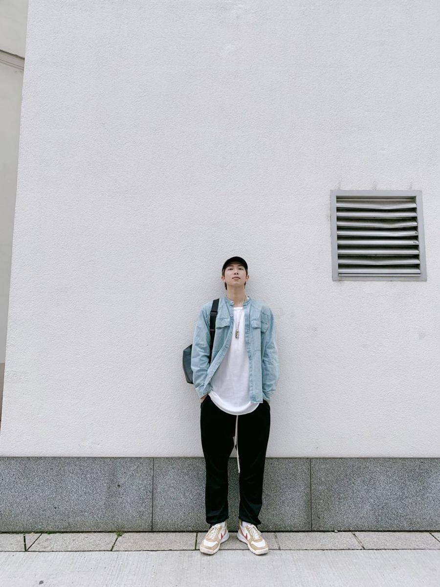 twitter.com/BTS_twt
