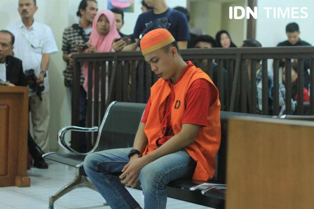 Obby merasa terpukul akibat vonis yang diberikan (IDN Times/Rangga Erfizal)