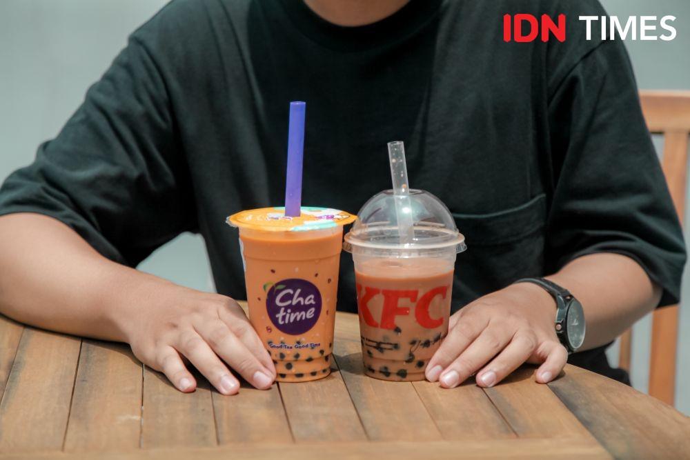 Review Thai Tea Boba dari KFC Vs Chatime, Enak yang Mana?