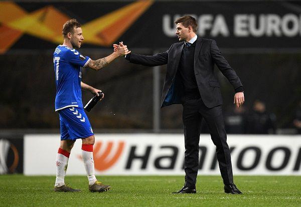 Steven Gerrard Berhasil Bawa Glasgow Rangers Lolos ke Babak 16 Besar
