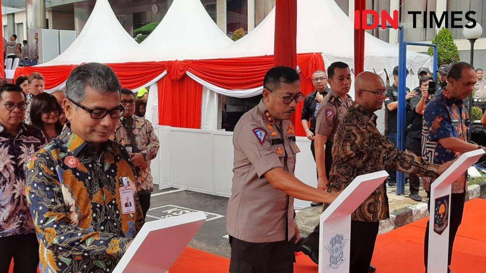 Kakorlantas Polri resmikan SIM Internasional Berbasis Online (IDN Times/Axel Joshua Harianja)