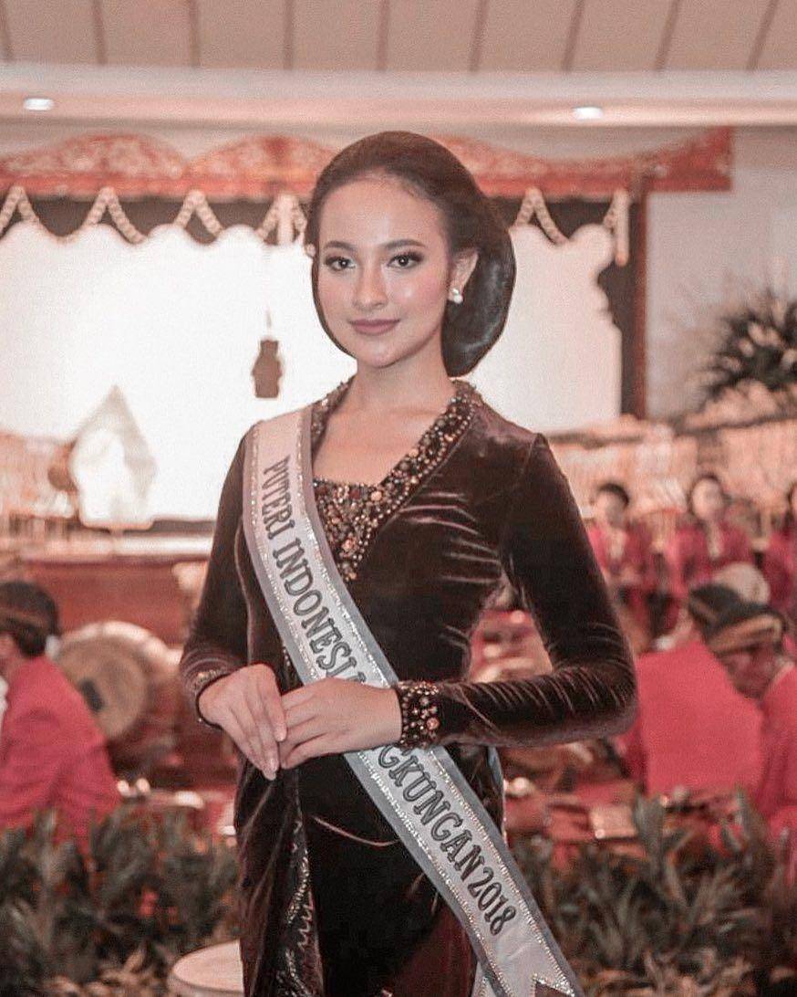 instagram.com/vaniafherlambang