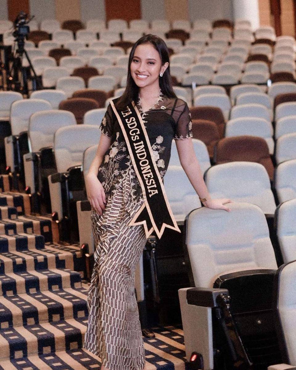 instagram.com/vaniafherlambang
