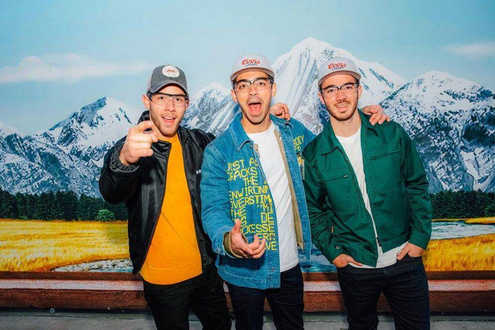 instagram.com/joejonas