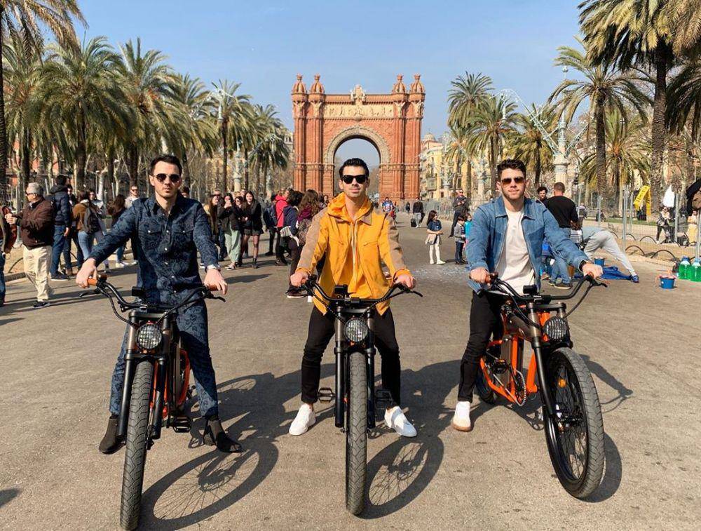 instagram.com/joejonas