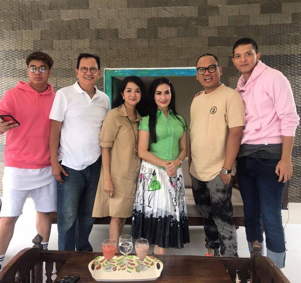 instagram.com/isdadahlia
