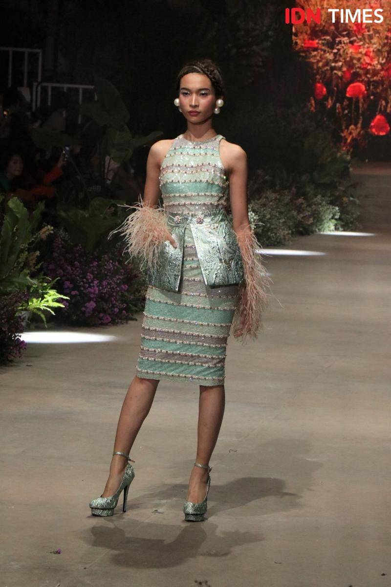 Byzanatium karya Ivan Gunawan dalam penutupan Fashion Rhapsody: Harmoni Bumi yang diselenggarakan di The Tribrata, Jakarta. 29 Februari 2020. IDN Times/Anjani Eka Lestari