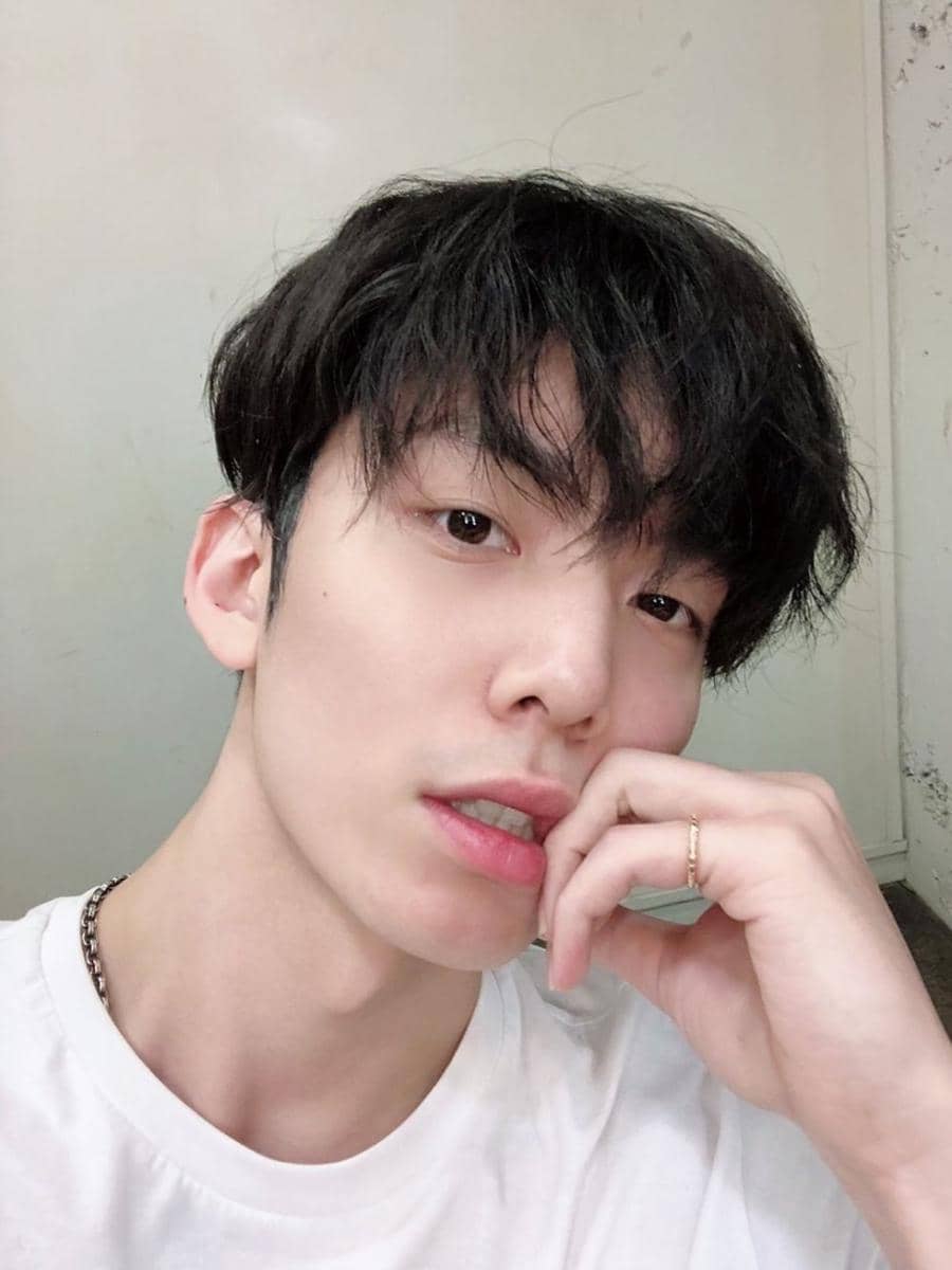 twitter.com/SF9official