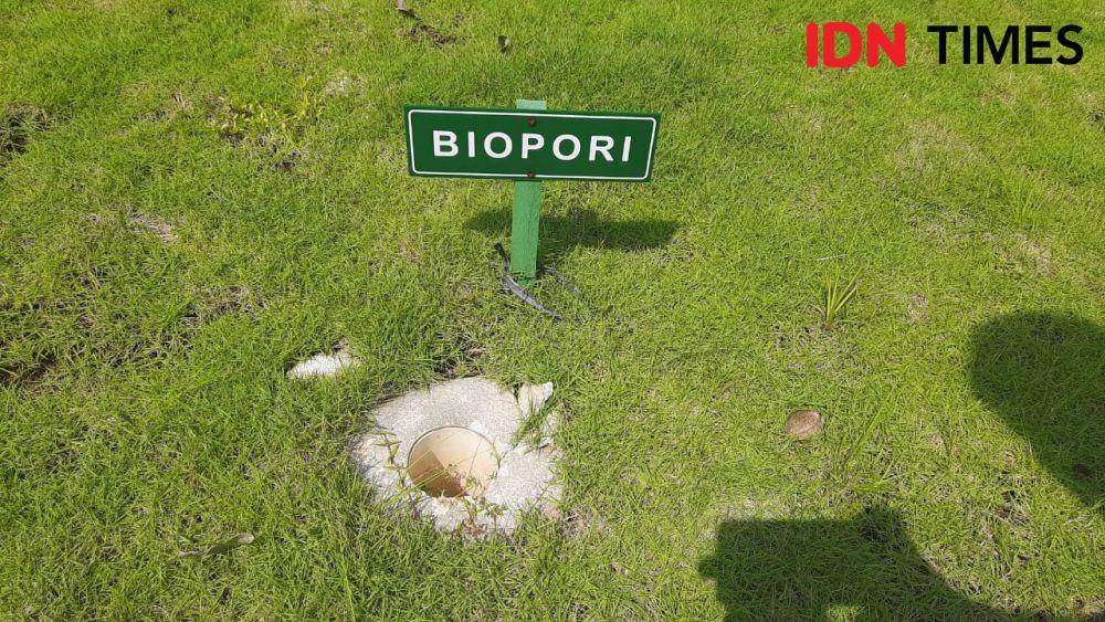 Lubang Biopori (IDN Times/Gregorius Aryodamar P)