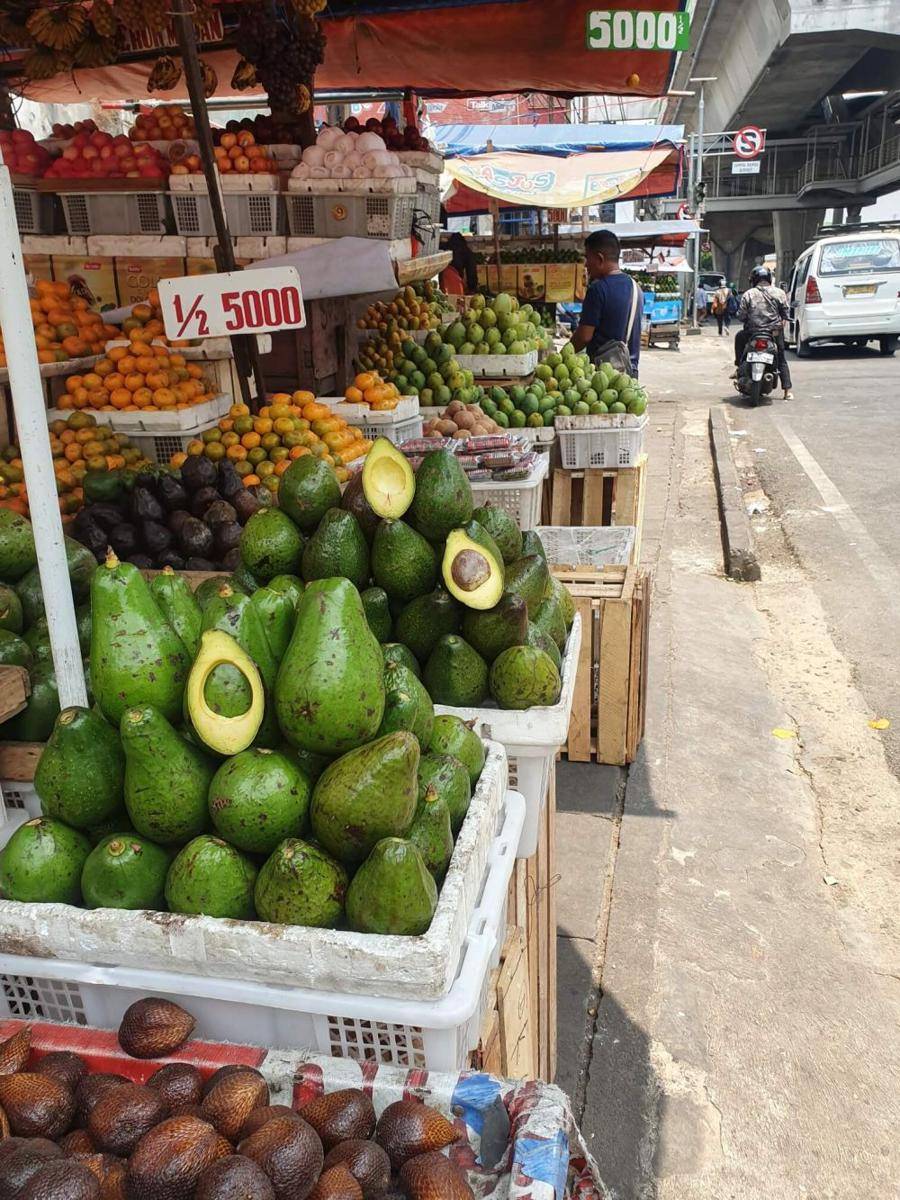 specialtyproduce.com
