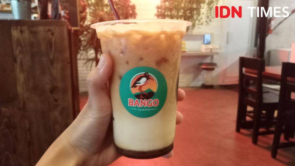 Menu Es Kopi Susu Bang di Ali Kopi Cafe & Roastery, Jakarta. IDN Times/Dhiya Awlia.A