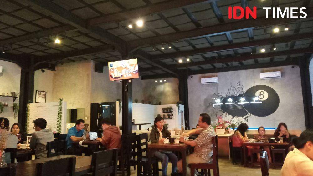 Suasana di Ali Kopi Cafe & Roastery. IDN Times/Dhiya Awlia.A