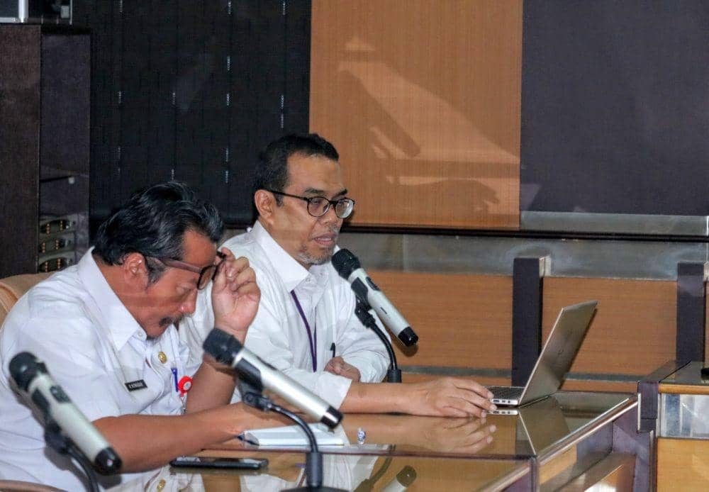 Kepala Tim Siaga Virus Corona RSSA saat menyampaikan penjelasan. IDN TImes/ Alfi Ramadana