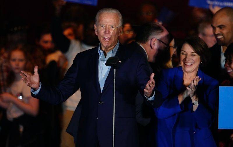 Mantan Presiden Amerika Serikat Joe Biden yang mencalonkan diri untuk pemilihan presiden 2020 dari Demokrat, berbicara pada kampanye di Dallas setelah didukung oleh mantan kandidat Amy Klobuchar dan Rep. Beto O'Rourke di Dallas, Texas, Amerika Serikat, pada 2 Maret. ANTARA FOTO/REUTERS/Eric Thayer