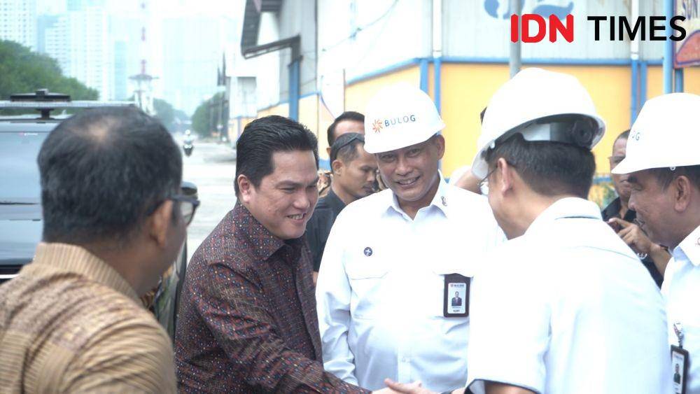 Erick Thohir Bersama Budi Waseso Memantau Pasokan Beras Bulog (IDN Times/Kevin Handoko)