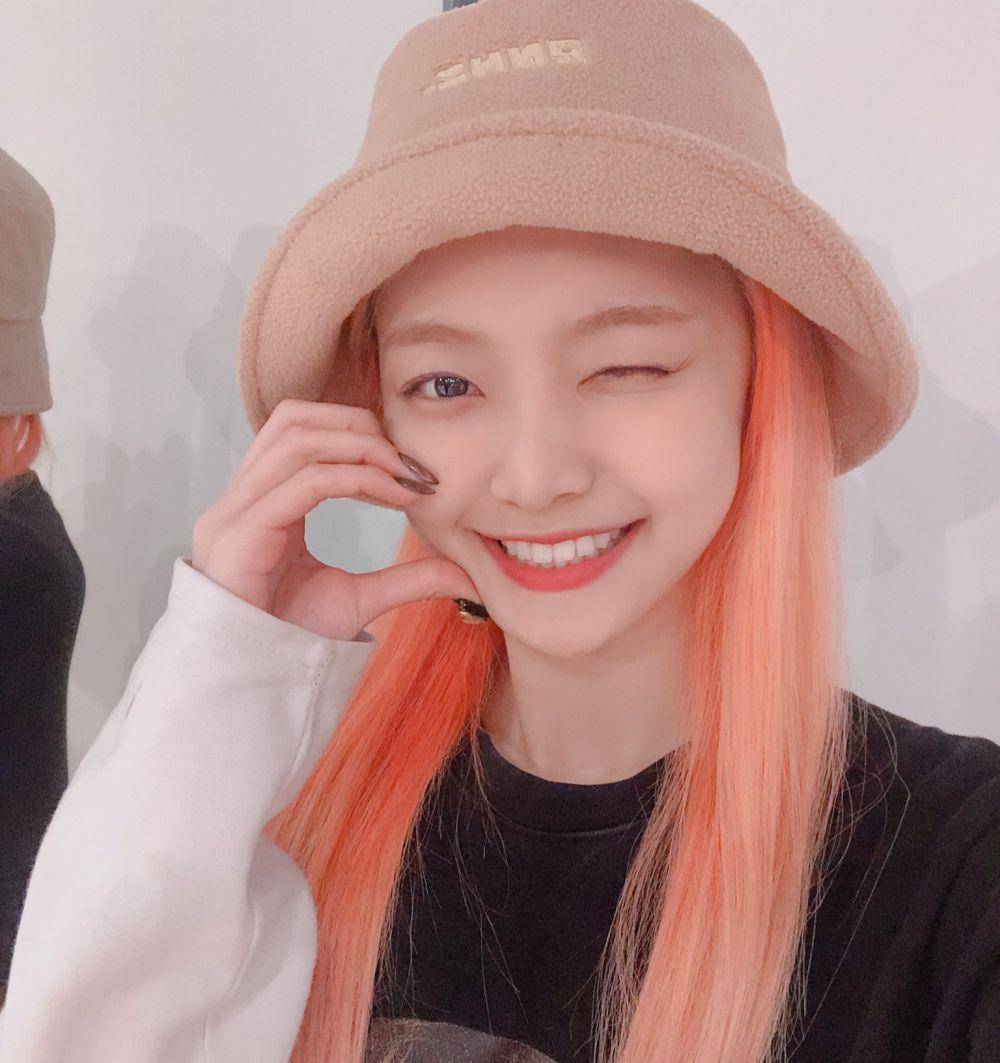 twitter.com/EVERGLOW_twt