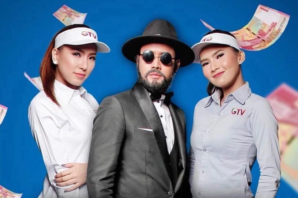 Sering Tertukar, Ini 10 Potret Soraya Rasyid & Angela Tee Uang Kaget