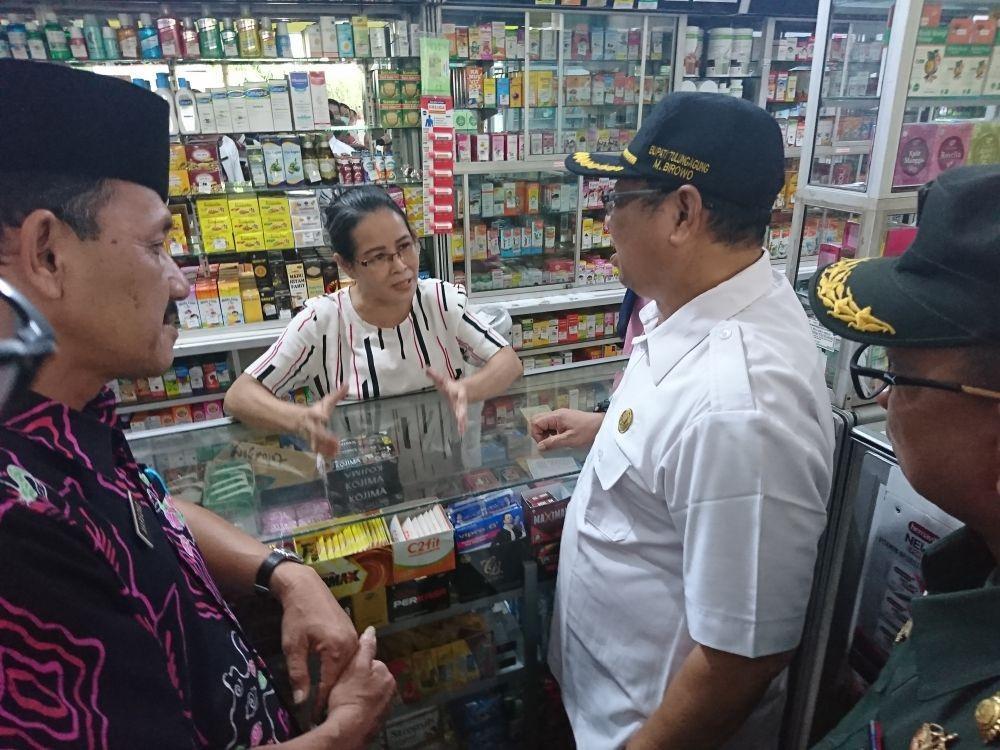 Forkopimda Tulungagung sidak apotik dan swalayan, IDN Times / Bramanta Pamungkas
