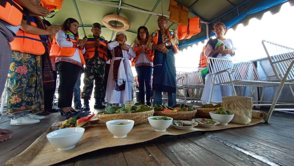 Gelar Water Ski Championship, Ritual Ini Dilakukan di Danau Toba