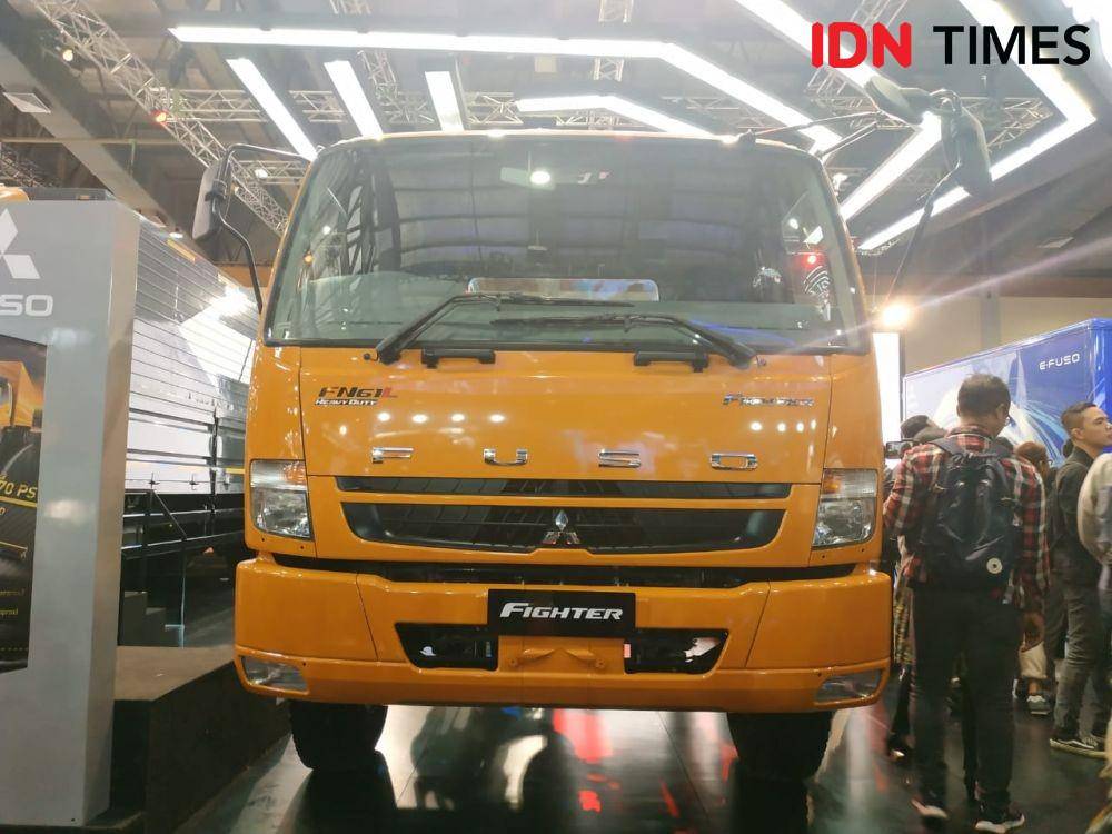 Truk Fuso (IDN Times/Dwi Agustiar)