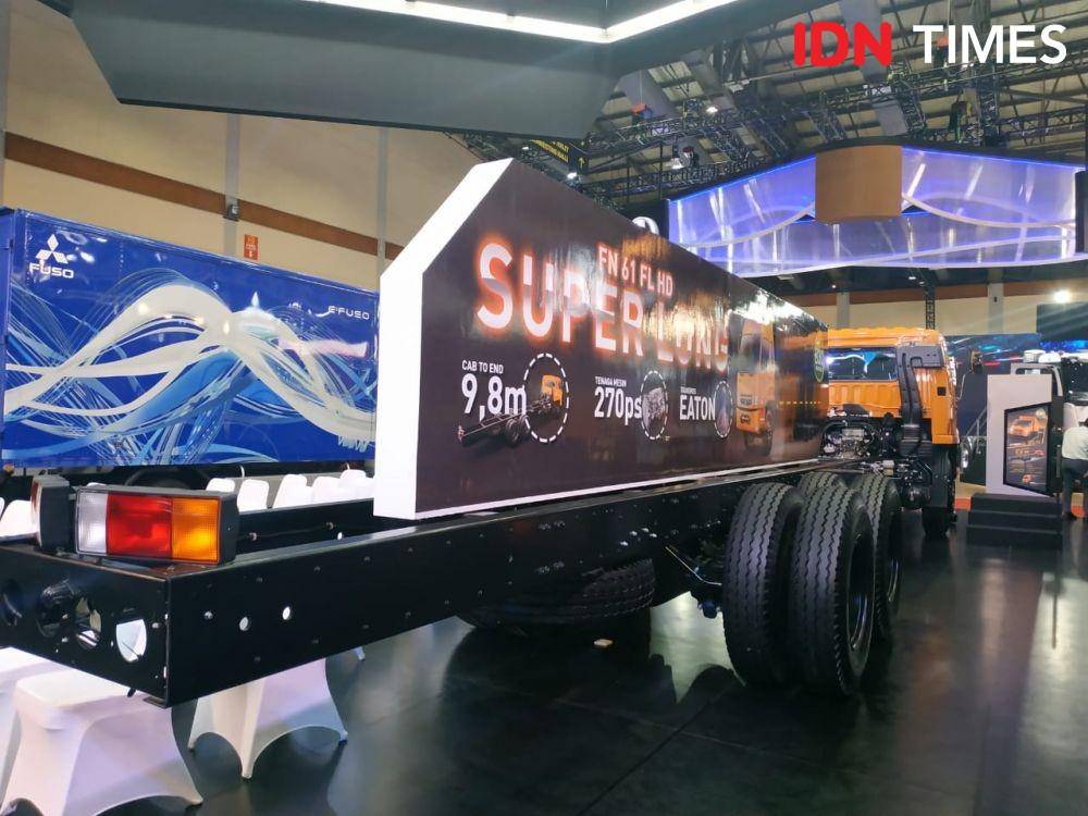 Truk Fuso (IDN Times/Dwi Agustiar)