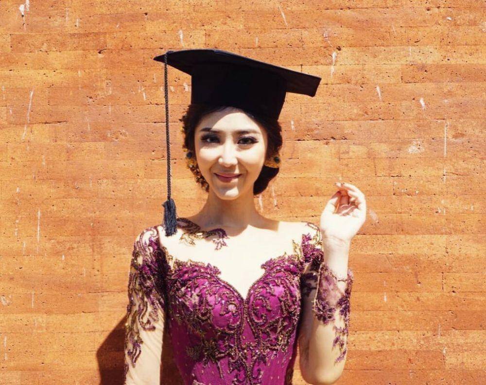 instagram.com/ayusarasw