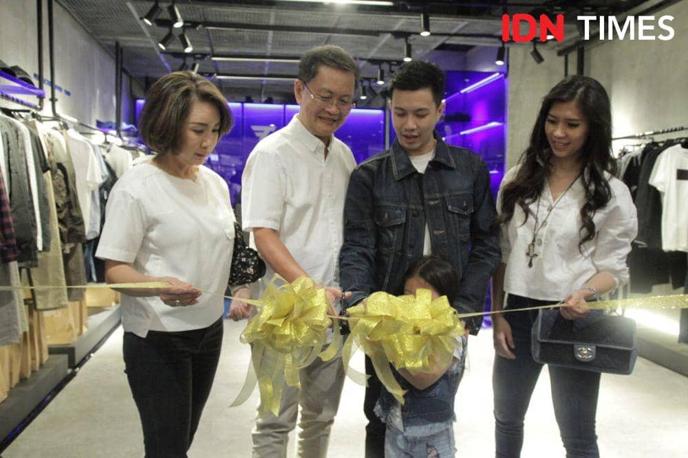 Grand Opening Triple Jeans di Tunjungan Plaza Surabaya. 6 Maret 2020. IDN Times/Fajar Laksmita