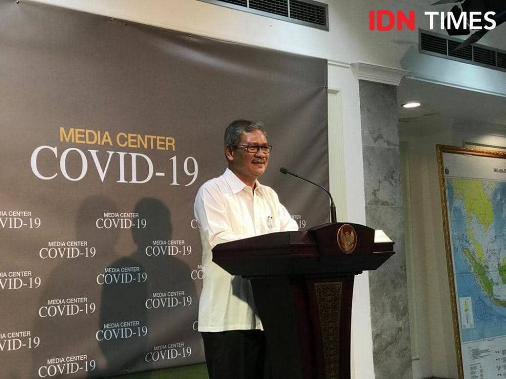 Juru bicara penanganan virus corona atau COVID-19, Achmad Yurianto, memberikan keterangan pers di Kantor Presiden, Jakarta Pusat, Jumat 6 Maret 2020 (IDN Times/Teatrika Handiko Putri)