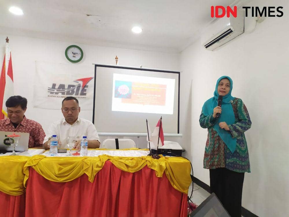 Dokter Konsultan Paru Penyakit Dalam Telly Kamelia (IDN Times/Aldzah Aditya)