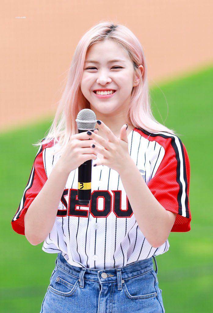 Twitter.com/ITZY_RYJN