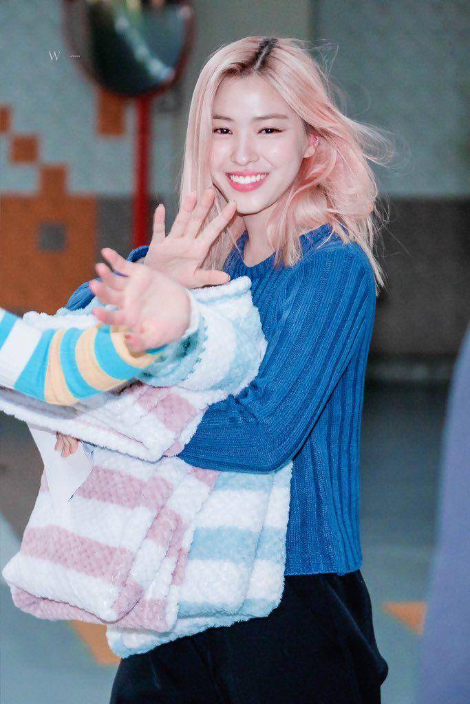 Twitter.com/ITZY_RYJN