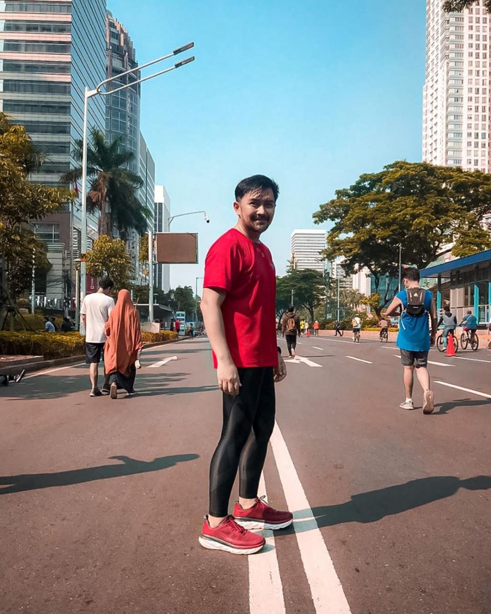 10 Potret Prabu Revolusi, Suami Zee Zee Shahab yang Berkarisma