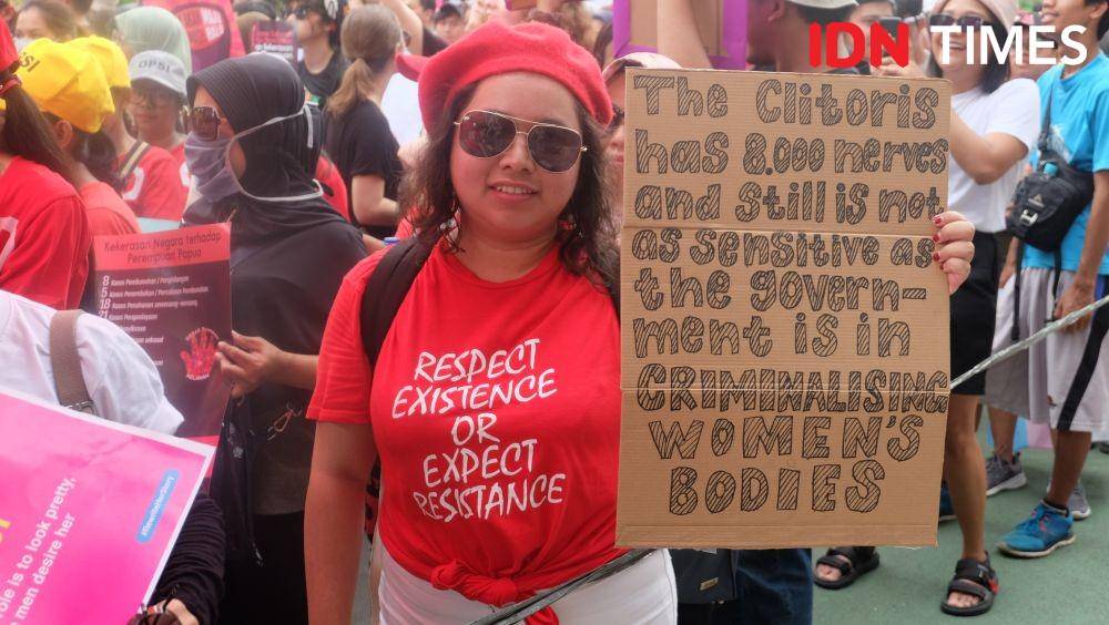 Salah satu poster dalam acara Women's March 2020 di Jakarta. 8 Maret. IDN Times/Tyas Hanina