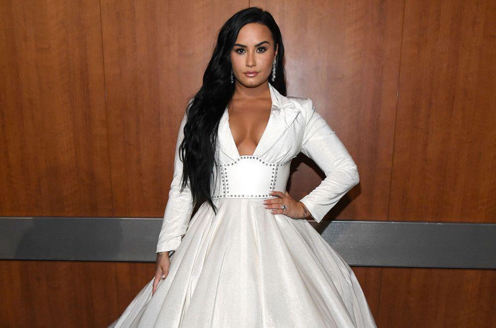 twitter.com/demilovato