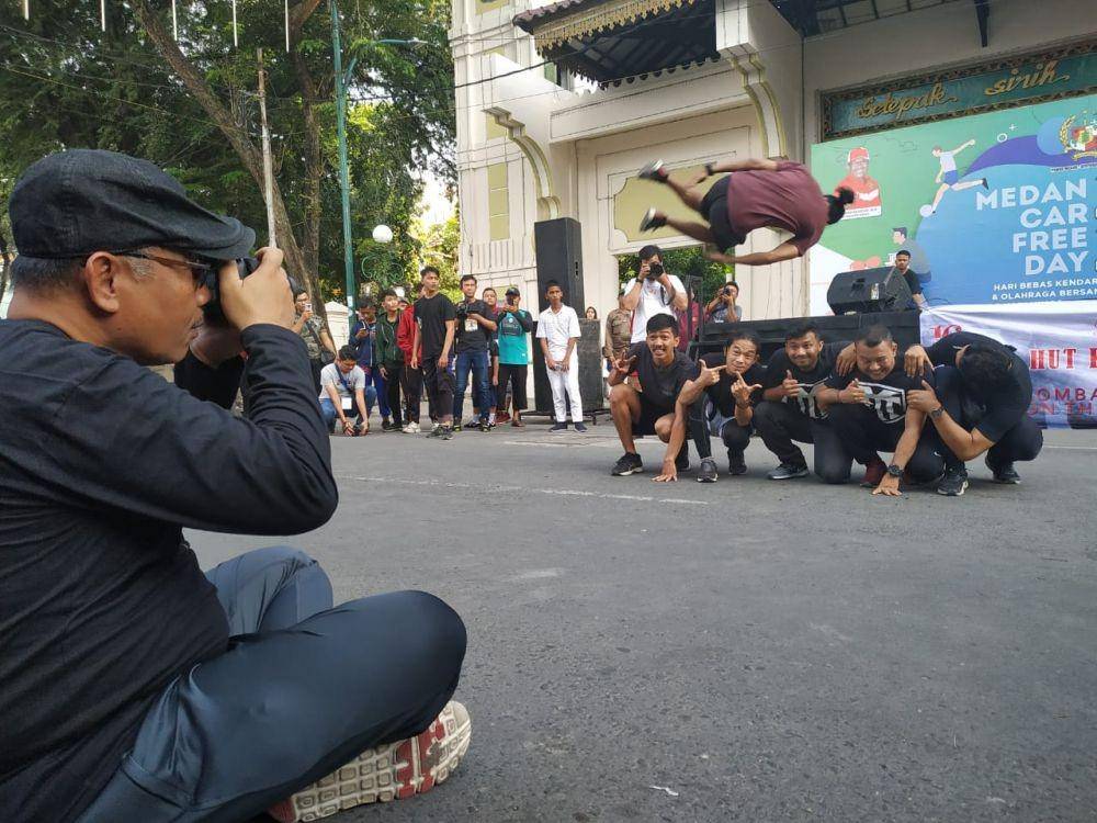 Plt Wali Kota Medan Akhyar Nasution memotret komunitas Parkour (Dok.IDN Times/istimewa)