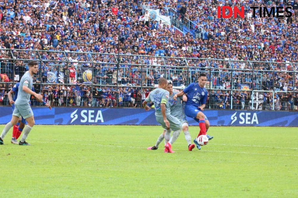 Arema FC vs Persib Bandung, Minggu (8/3). IDN Times/Alfi Ramadana