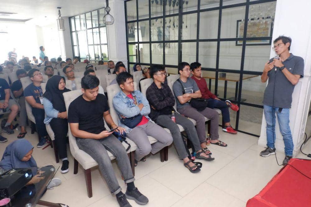 Suasana dalam workshop saat Eddy Hasby memberikan materi (Dok.PFI Medan for IDN Times)