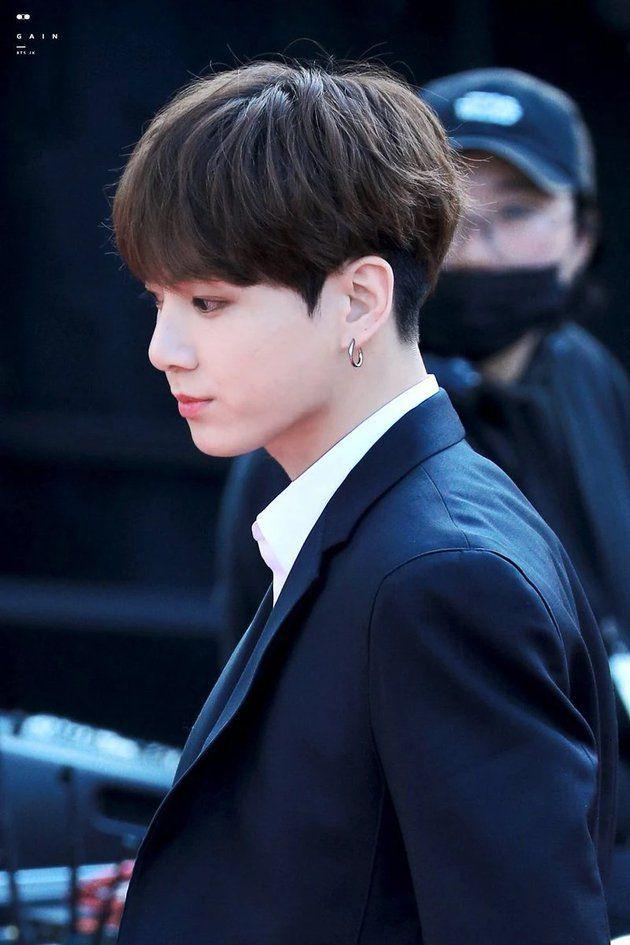 10 Idol yang Tampil dengan Rambut Super Pendek, Gagah Bak Pangeran!