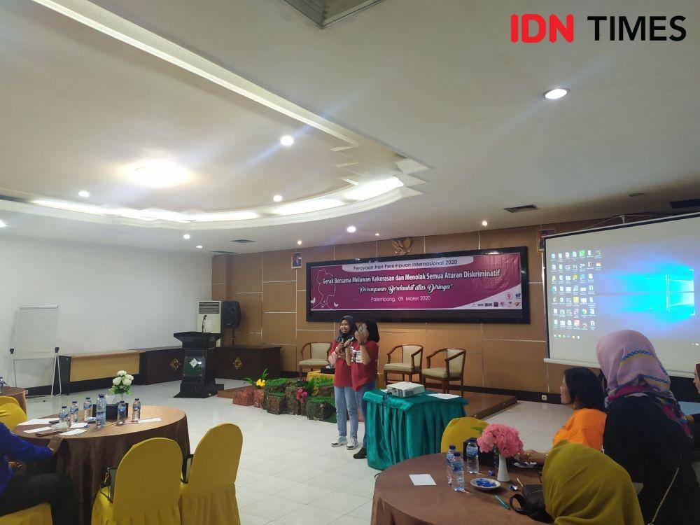 Kegiatan peringatan hari perempuan bersama WCC Palembang (IDN Times/Feny Maulia Agustin)