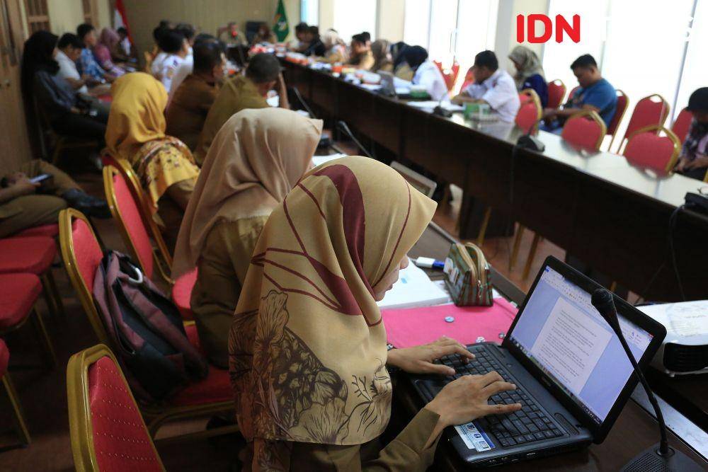 Rapat koordinasi penanganan COVID-19 di Kantor Gubernur Sumbar, Senin (9/3). Andri NH
