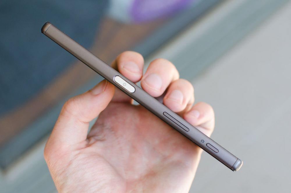 Logam, Plastik atau Kaca: Mana Bahan Baku Terbaik Bodi Smartphone?
