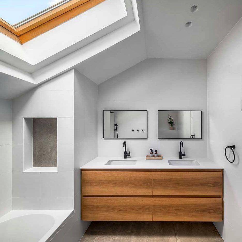 Instagram.com/danieladanor