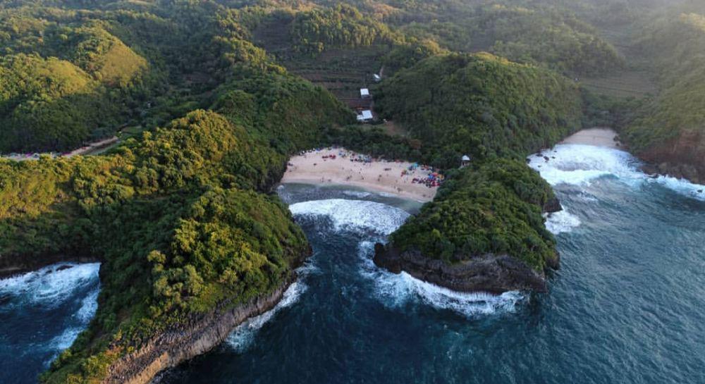 5 Pantai Cantik yang Tersembunyi di Yogyakarta, Sudah Pernah ke Sana?