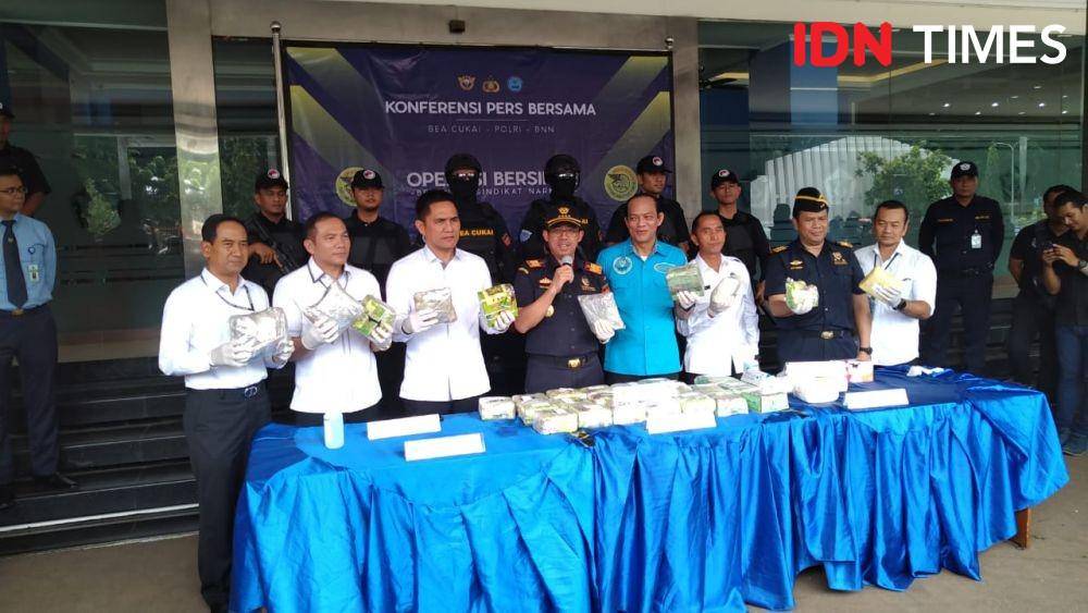 Bea Cukai, Polri dan BNN gagalkan penyelundupan narkotika jenis sabu dan ekstasi (IDN Times/Shemi)