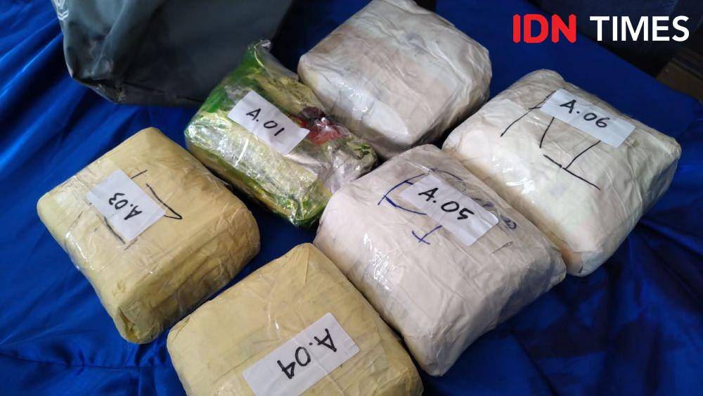 Bea Cukai, Polri dan BNN gagalkan penyelundupan narkotika jenis sabu dan ekstasi (IDN Times/Shemi)