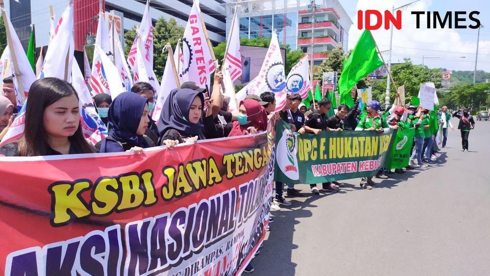 Pasal-pasalnya Mengebiri, 500 Buruh Jateng Aksi Tolak RUU Omnibus Law